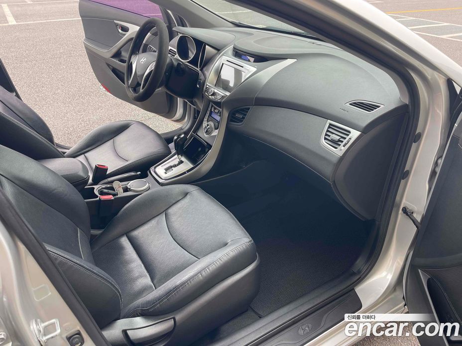 Hyundai Avante (MD) фото 11