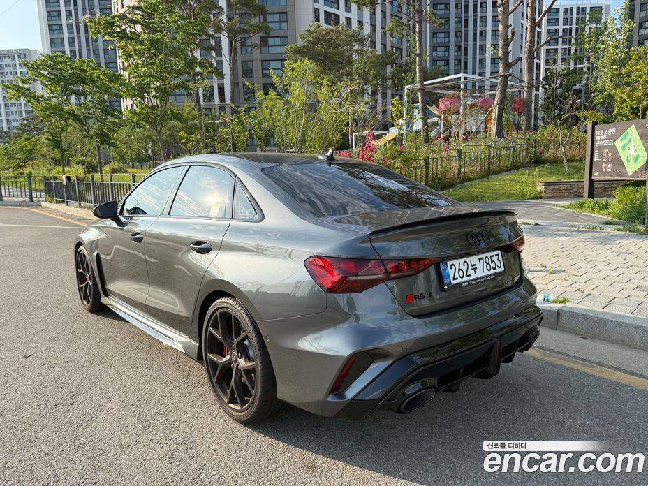 Audi RS3 (8Y) фото 4