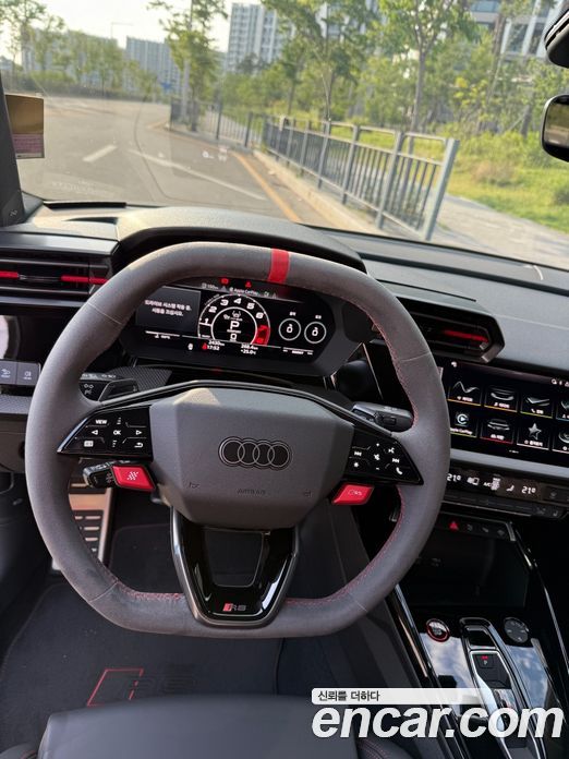 Audi RS3 (8Y) фото 5