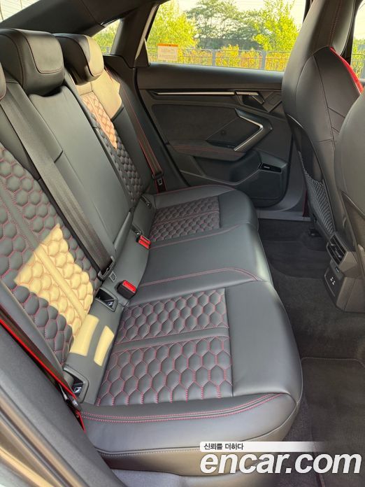 Audi RS3 (8Y) фото 7