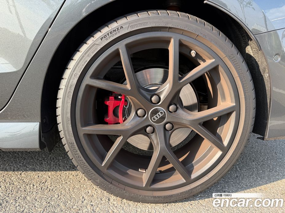 Audi RS3 (8Y) фото 11