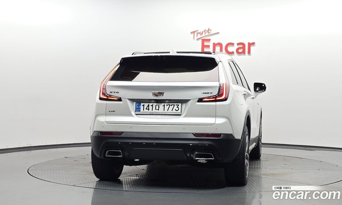 Cadillac XT4 фото 4
