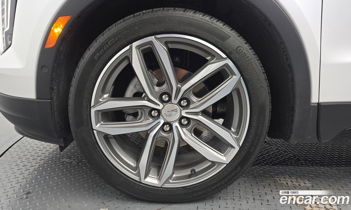 Cadillac XT4 фото 5
