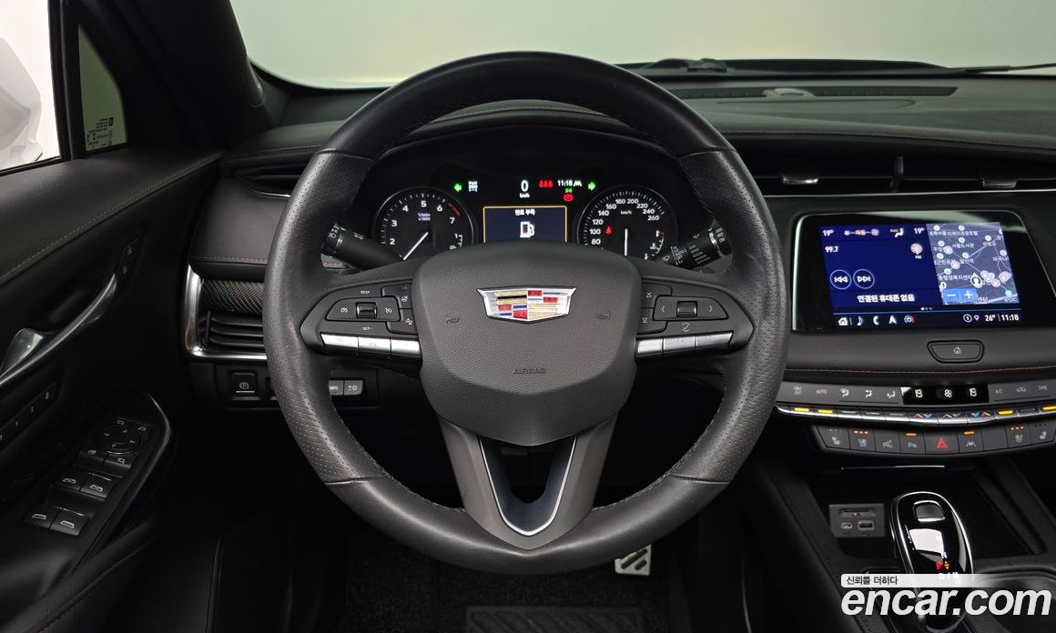 Cadillac XT4 фото 13