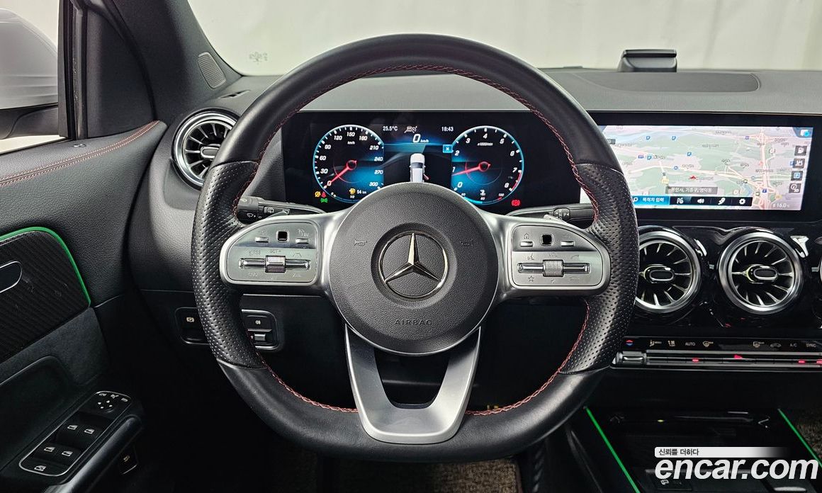 Mercedes-Benz GLA-Class H247 фото 13