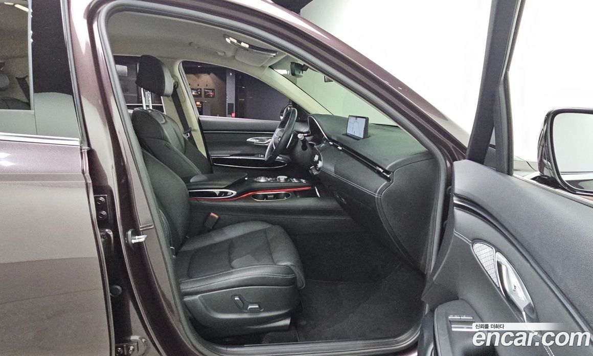 Genesis GV70 фото 12