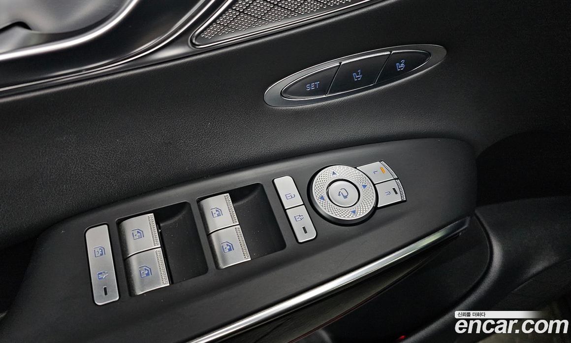 Genesis GV70 фото 13