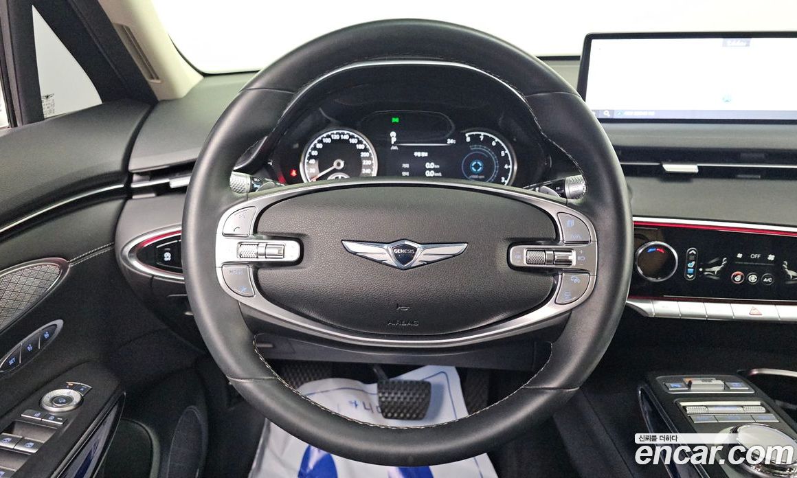 Genesis GV70 фото 15