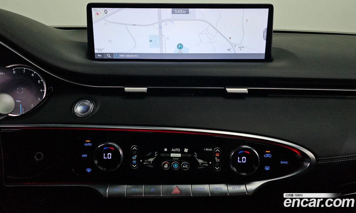Genesis GV70 фото 16