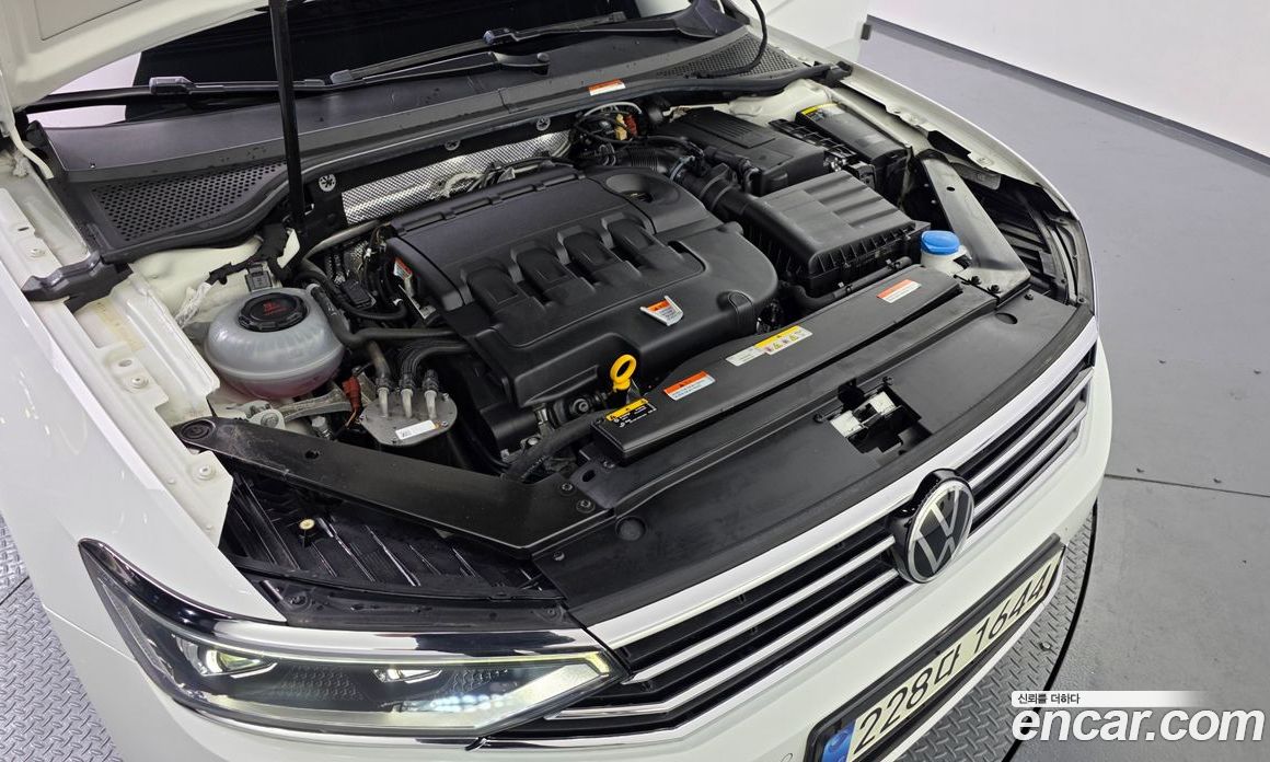 Volkswagen Passat GT (B8) фото 6