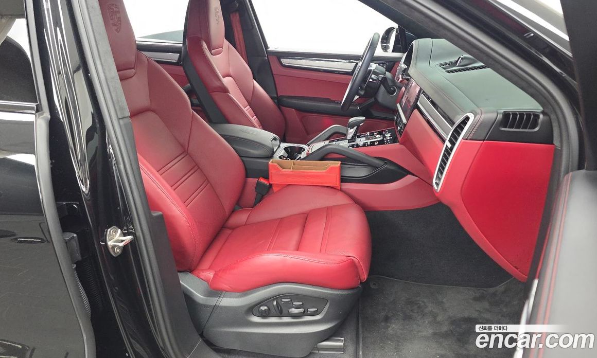 Porsche Cayenne 3rd Gen фото 11