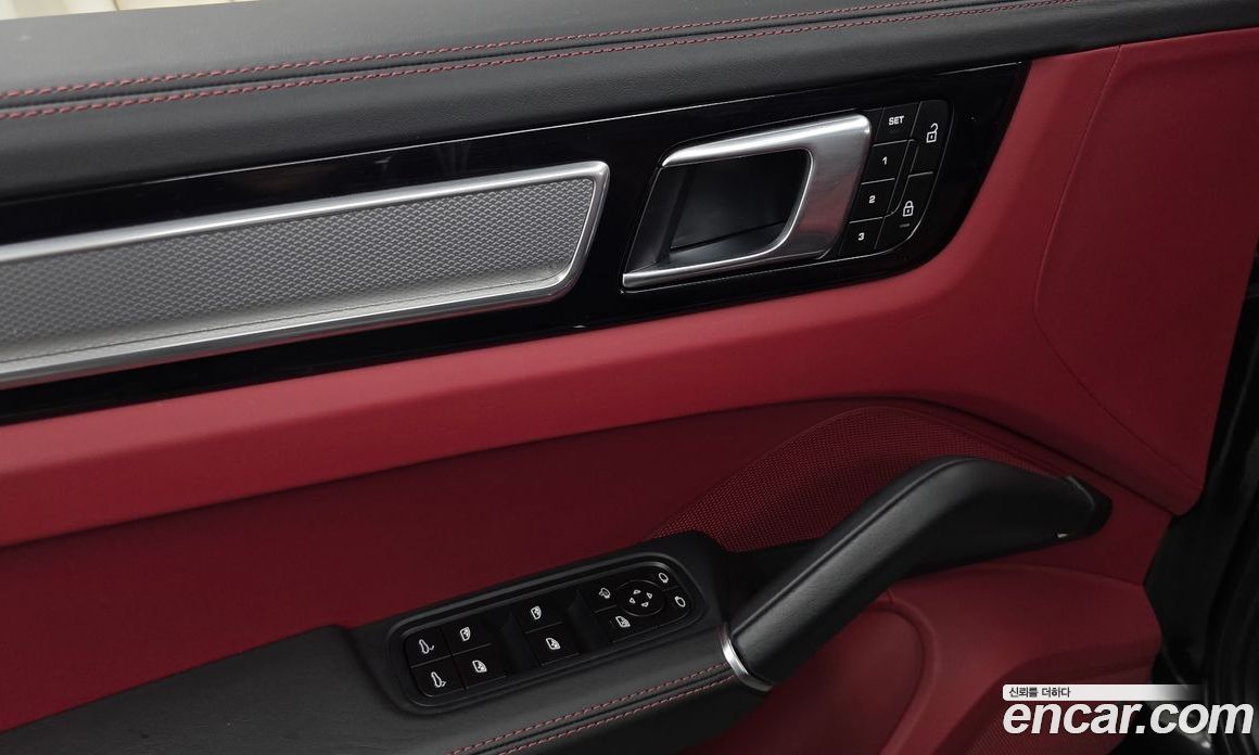 Porsche Cayenne 3rd Gen фото 24
