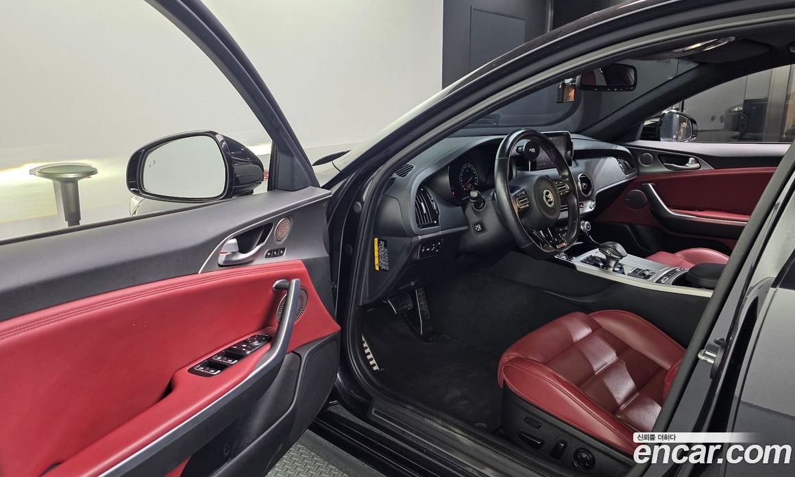 Kia Stinger фото 10