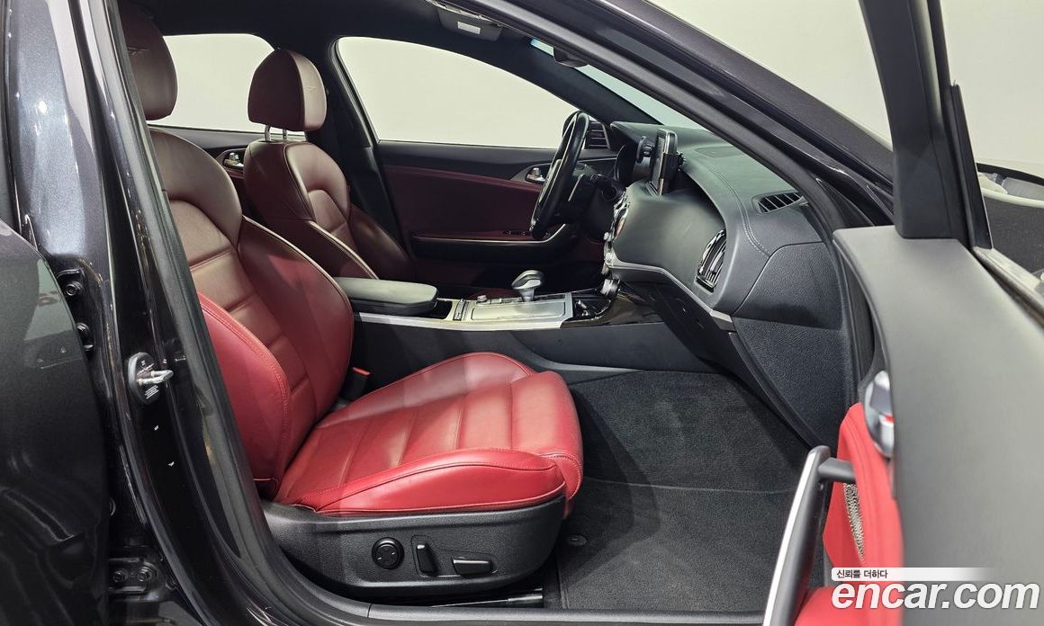 Kia Stinger фото 11