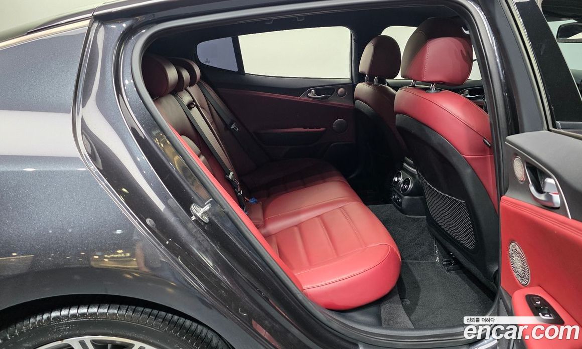Kia Stinger фото 12