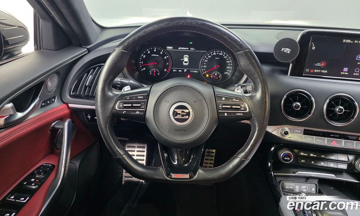 Kia Stinger фото 13
