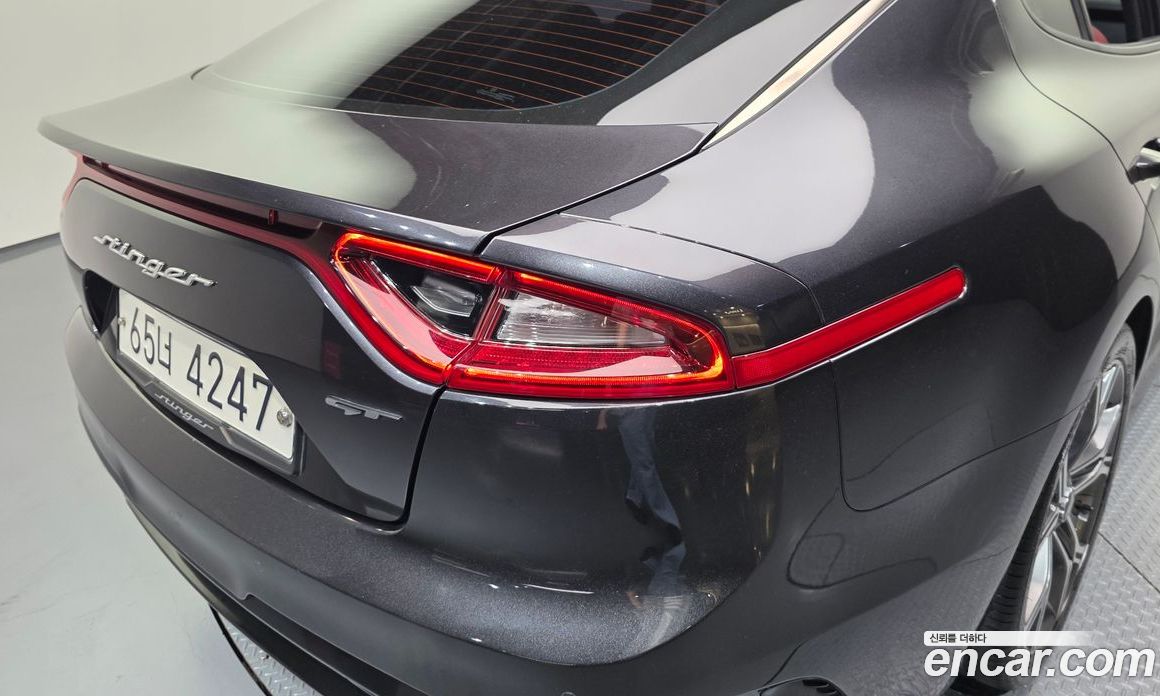 Kia Stinger фото 23