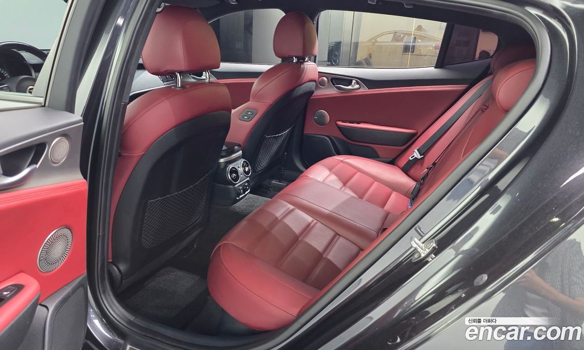 Kia Stinger фото 26