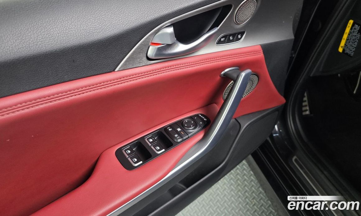 Kia Stinger фото 28