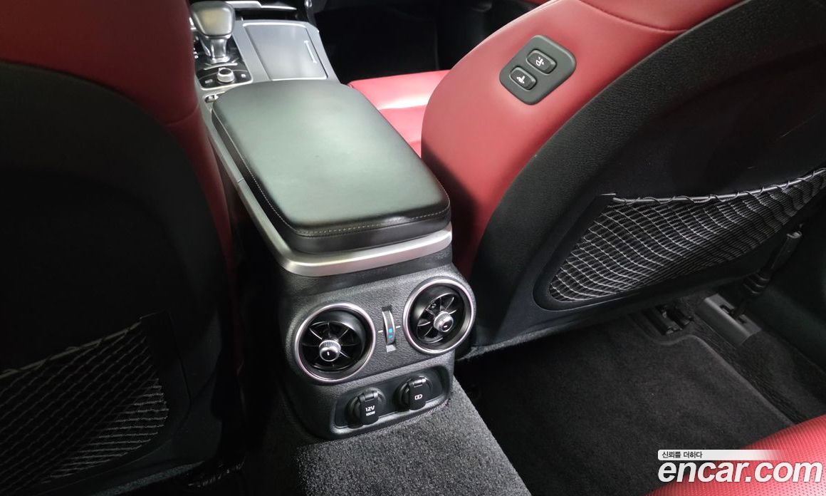 Kia Stinger фото 32
