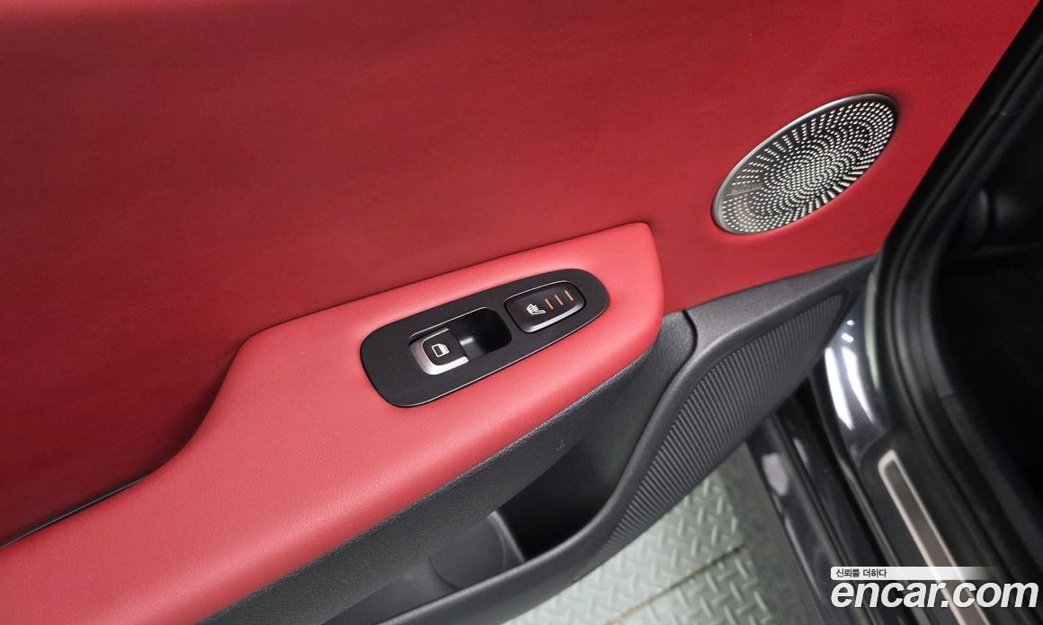 Kia Stinger фото 33