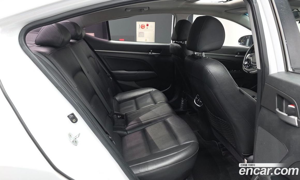 Hyundai Avante (AD) 6th Gen фото 12