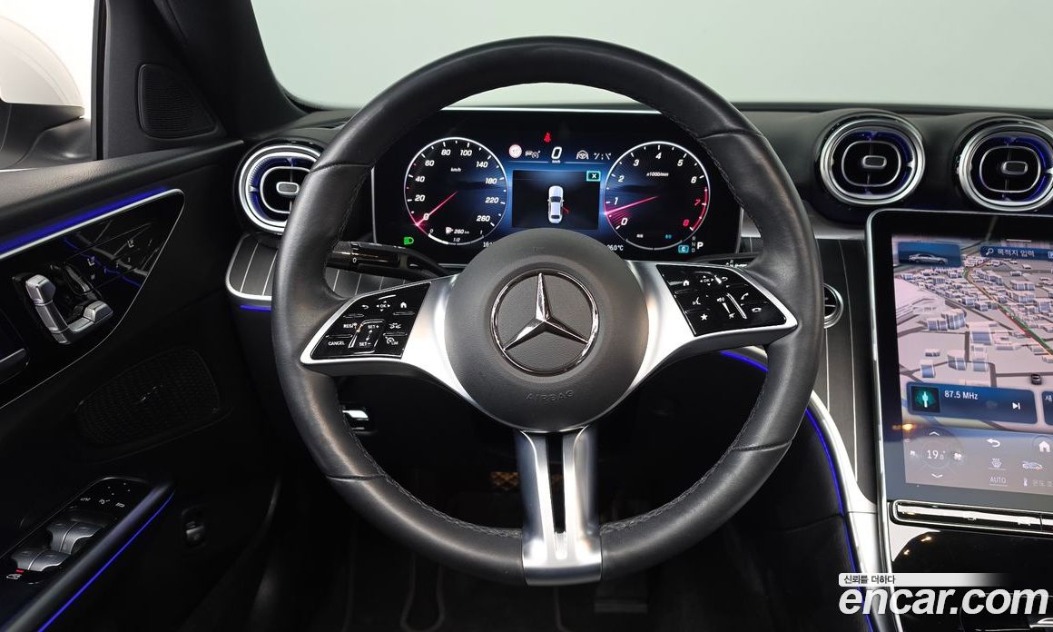 Mercedes-Benz C-Class W206 фото 13