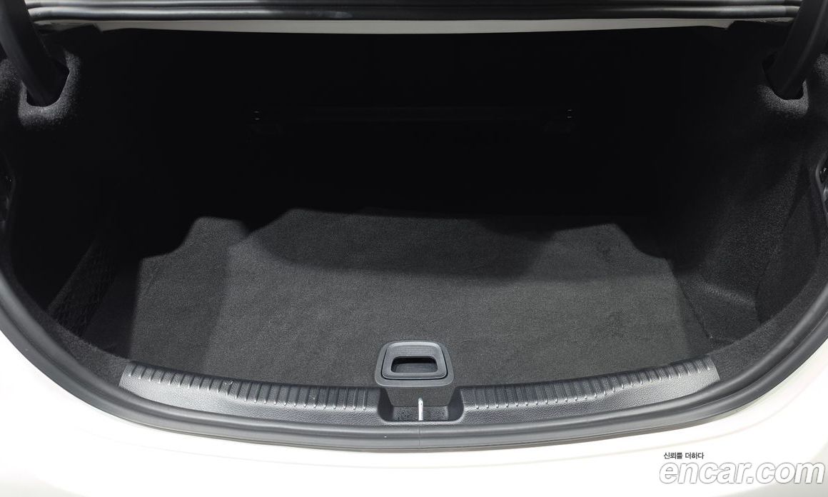 Mercedes-Benz C-Class W206 фото 20