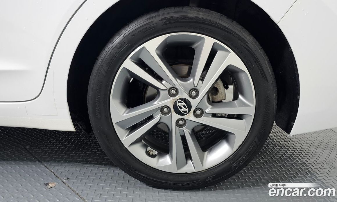 Hyundai Avante (AD) 6th Gen фото 21