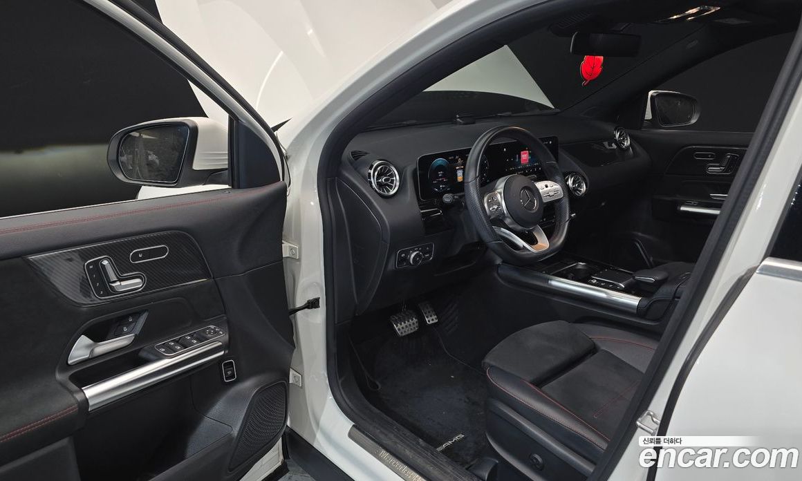 Mercedes-Benz GLA-Class H247 фото 10