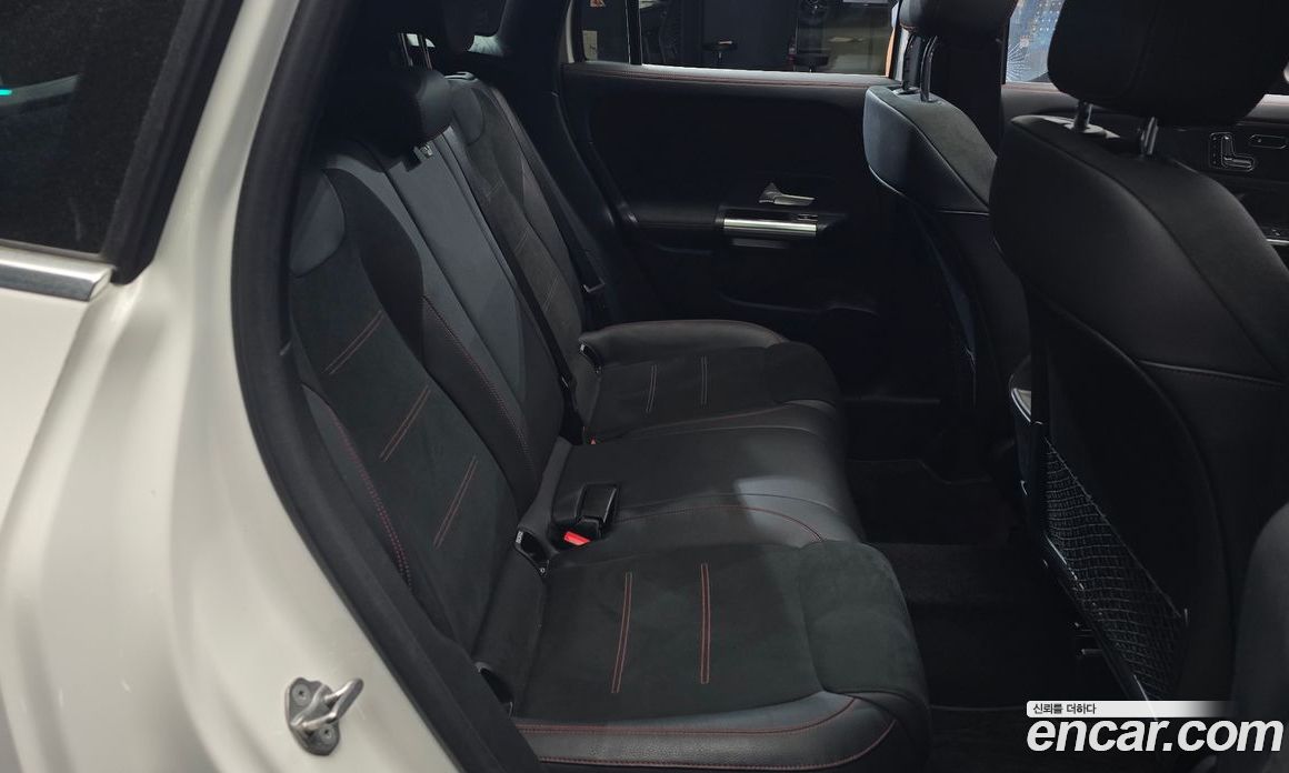 Mercedes-Benz GLA-Class H247 фото 12