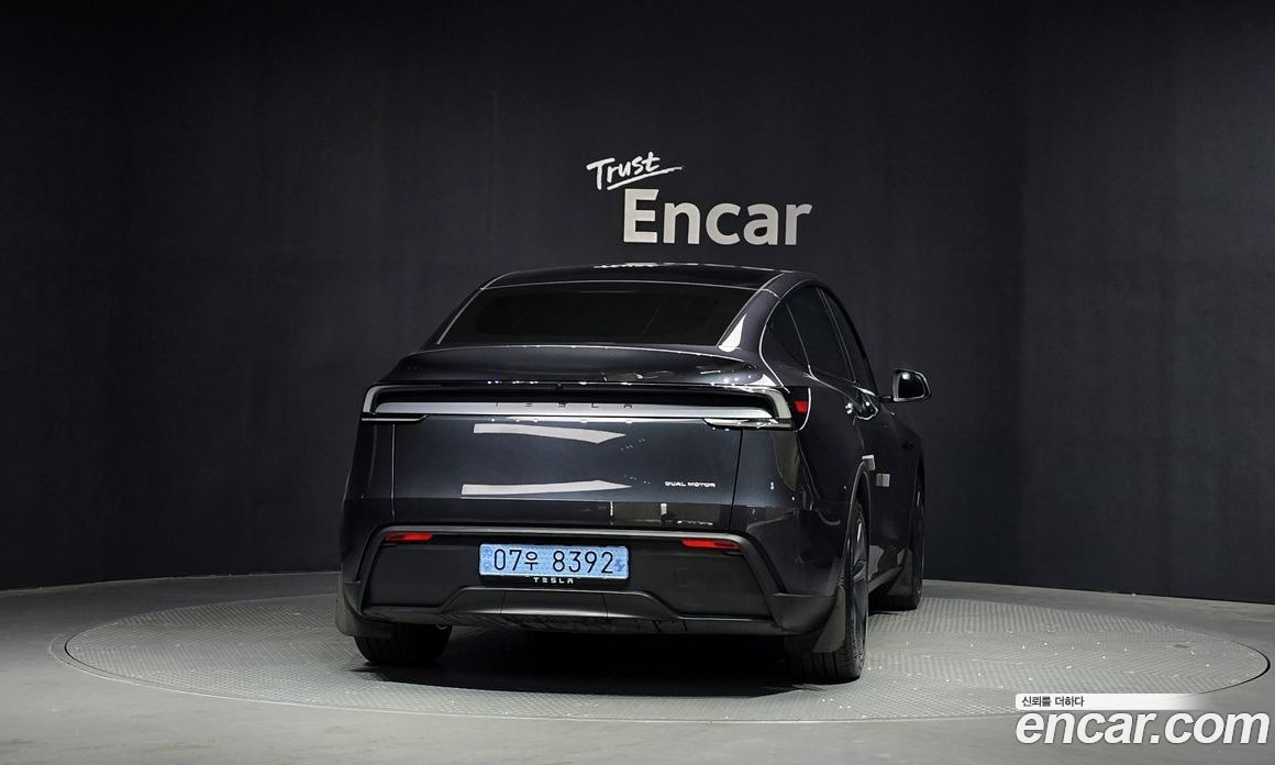 Tesla Model Y фото 4