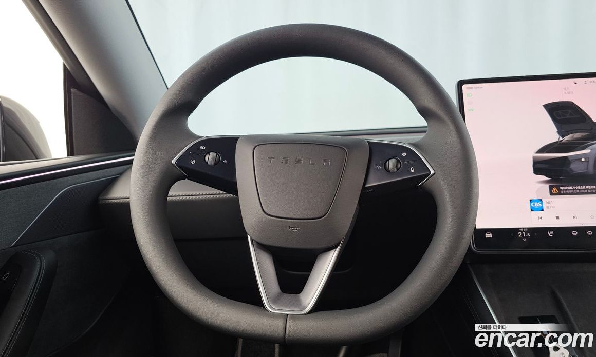 Tesla Model Y фото 13