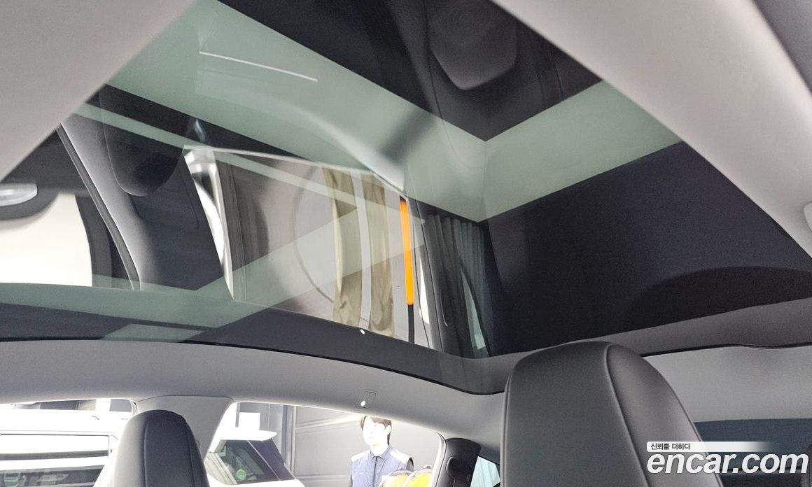 Tesla Model Y фото 18