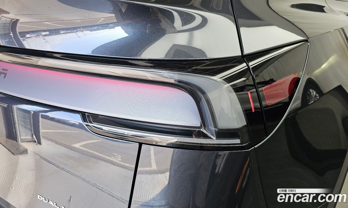 Tesla Model Y фото 23