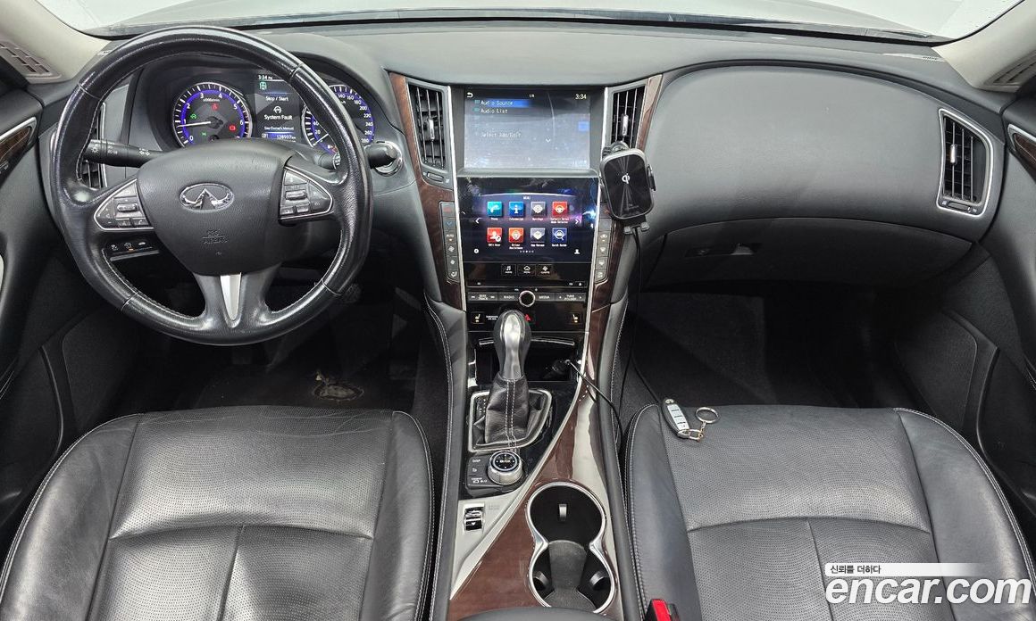 Infiniti Q50 фото 7