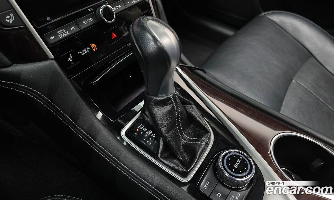 Infiniti Q50 фото 9
