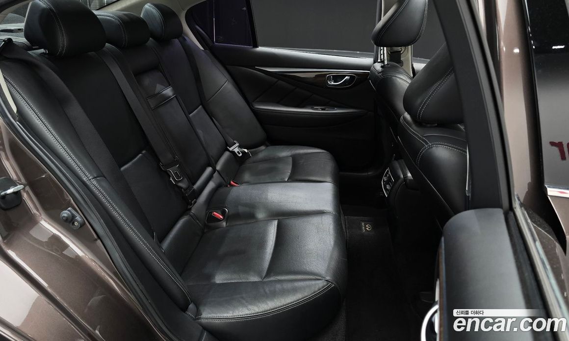 Infiniti Q50 фото 11