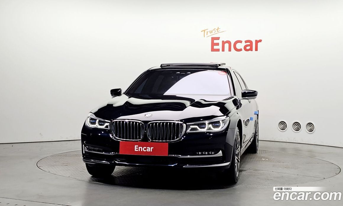 BMW 7-Series (G11) фото 3