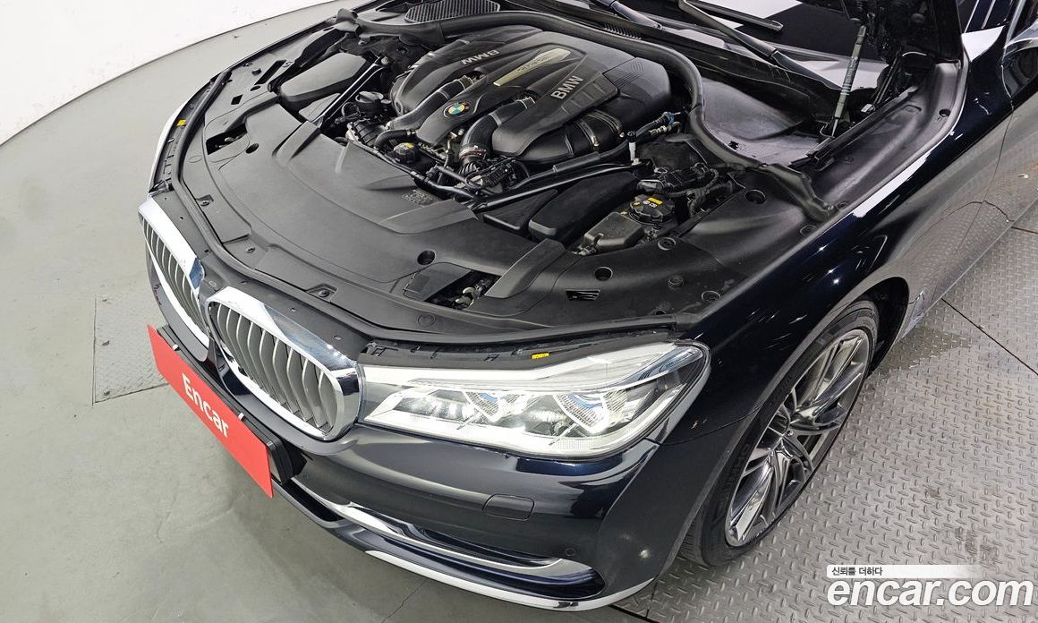 BMW 7-Series (G11) фото 6
