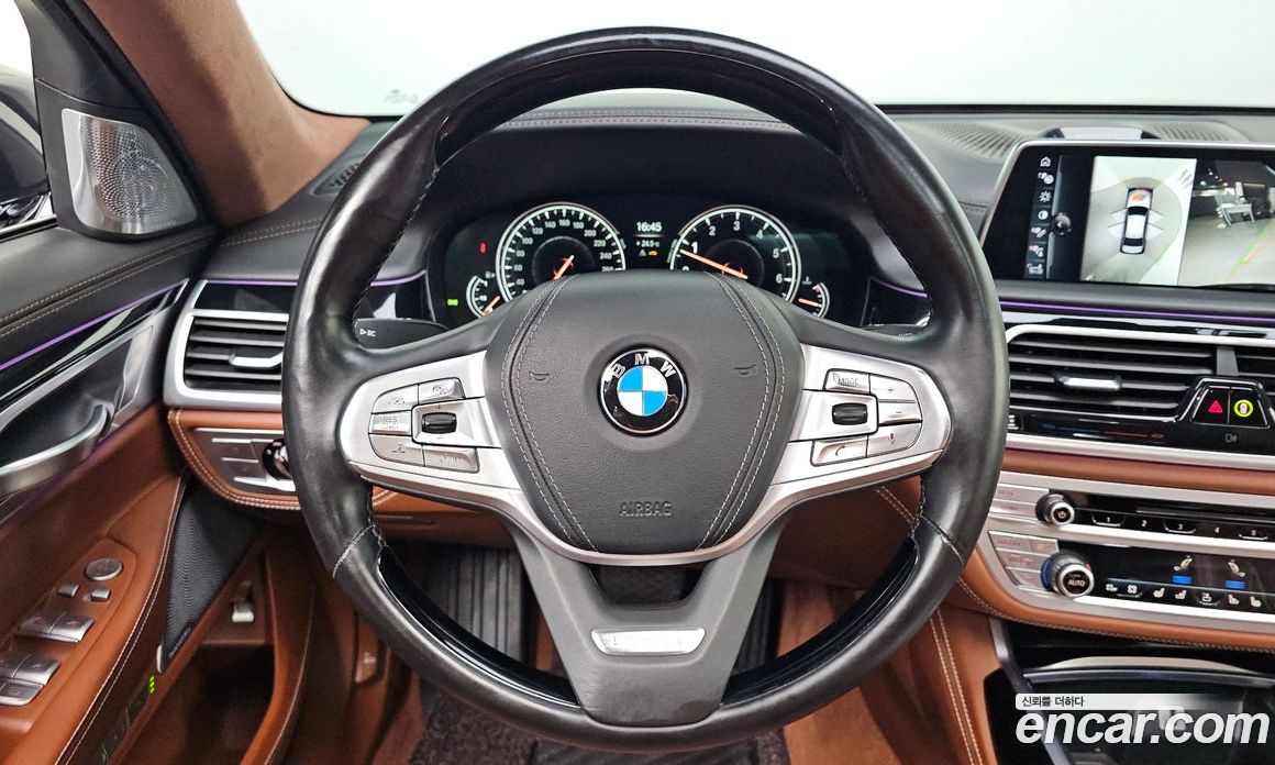 BMW 7-Series (G11) фото 15