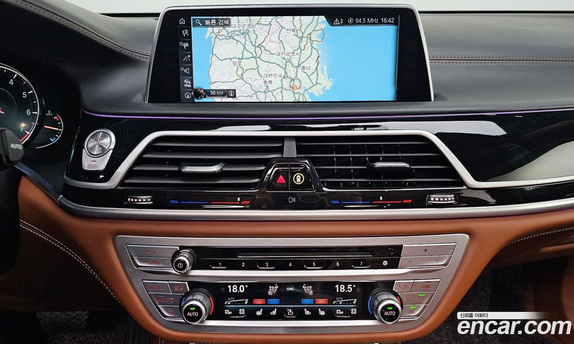 BMW 7-Series (G11) фото 16