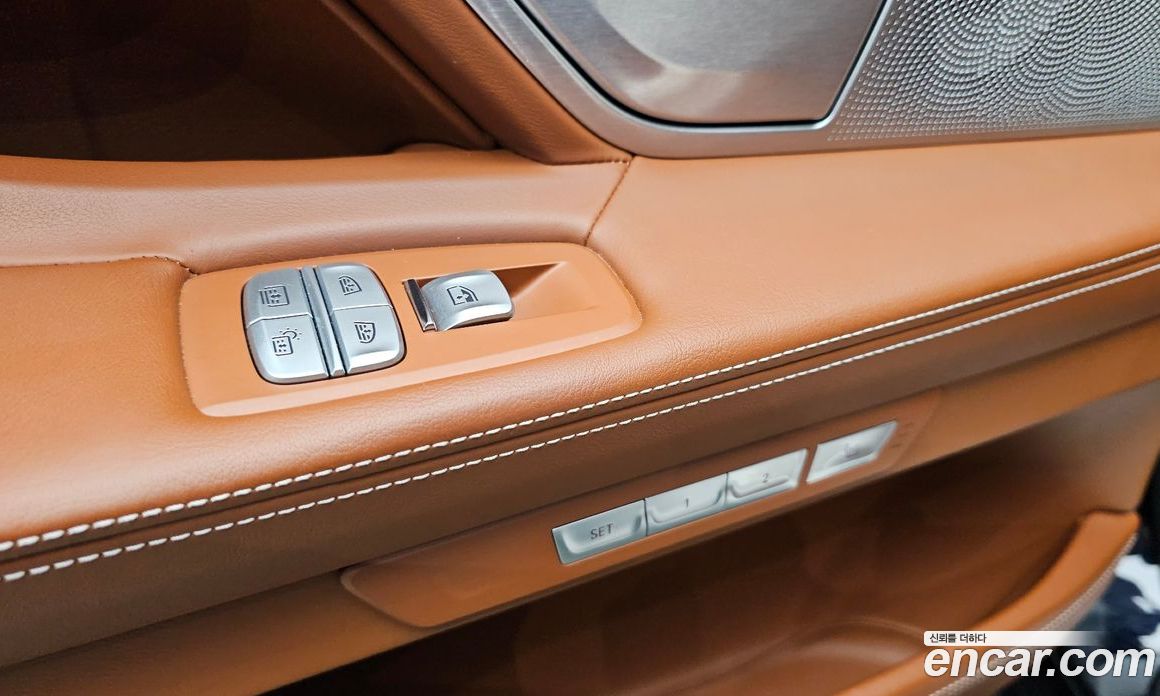 BMW 7-Series (G11) фото 20