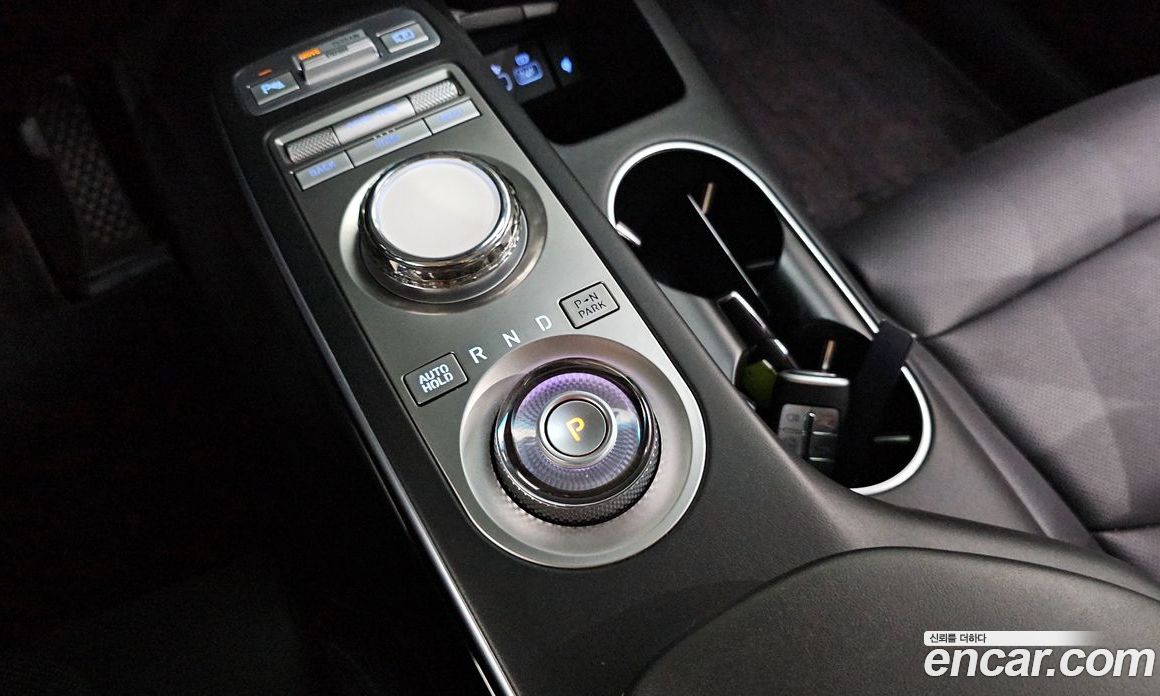 Genesis GV70 фото 9