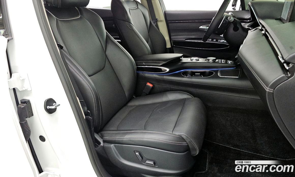Genesis GV70 фото 11