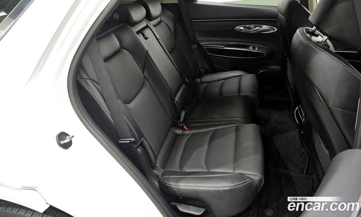 Genesis GV70 фото 12