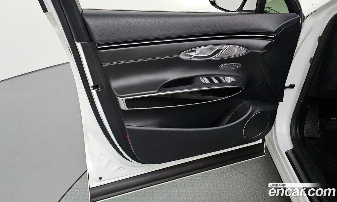 Genesis GV70 фото 24