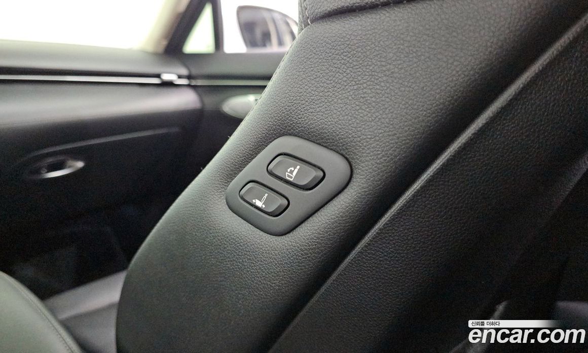 Genesis GV70 фото 28