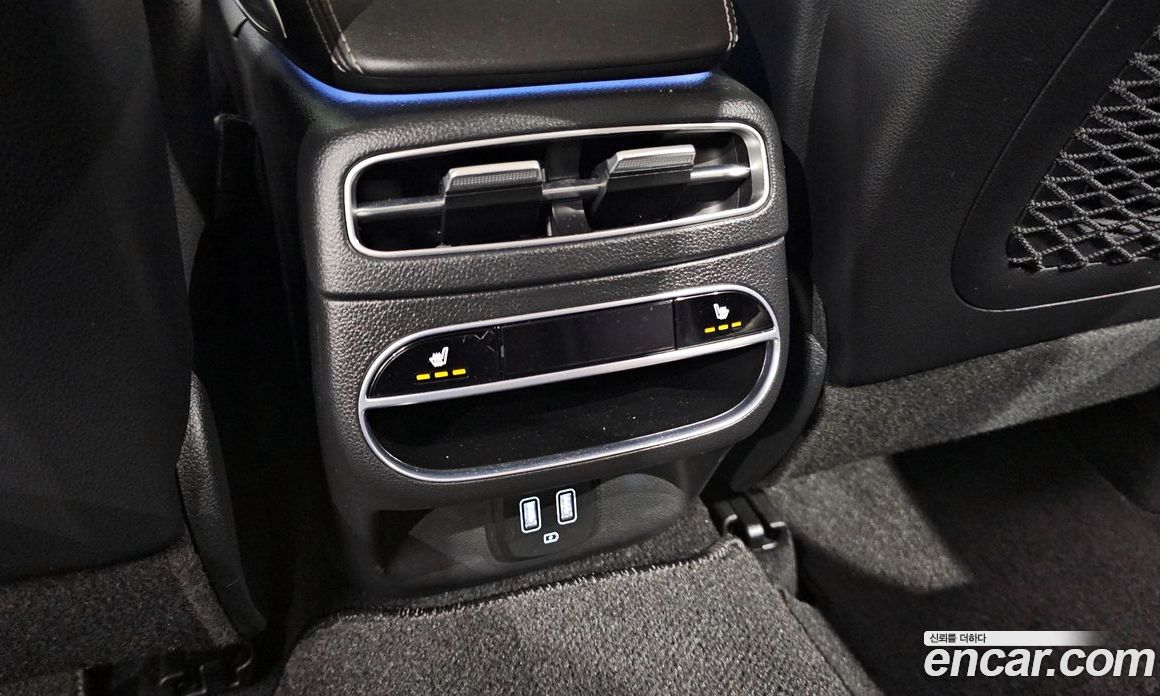 Genesis GV70 фото 31