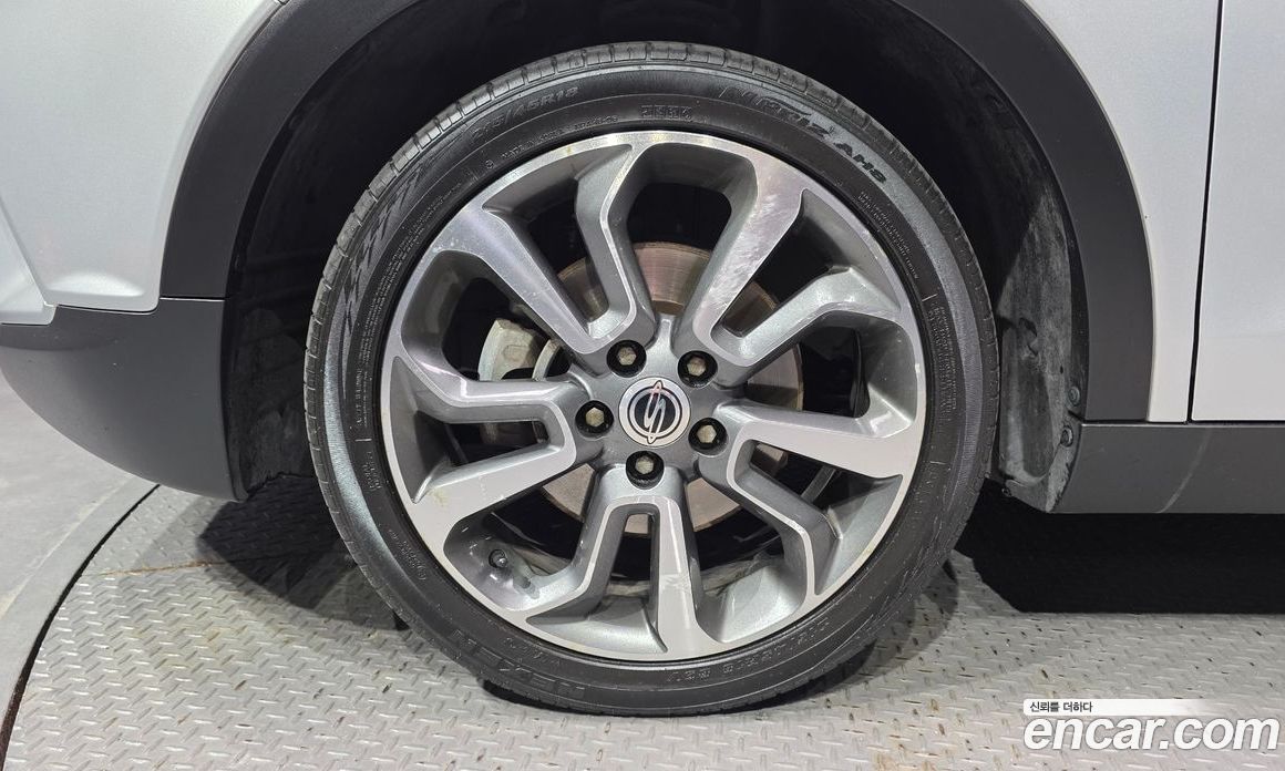 SsangYong (KG Mobility) Tivoli фото 5